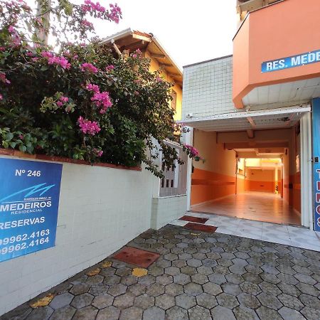Residencial Medeiros Apartment Guarda do Embaú Екстериор снимка